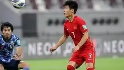 谢娜喜得二胎公开亮相，孕肚明显双腿却细得像筷子