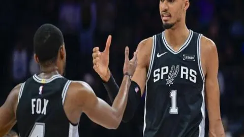 挪威欧预赛遭苏格兰翻盘，哈兰德赛后拒签拒绝合影遭球迷嘘声